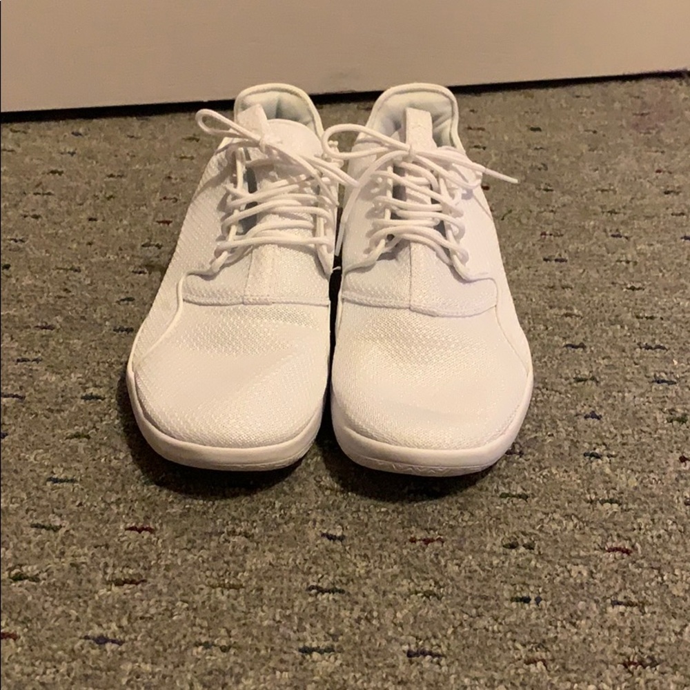 Jordan all white shoes